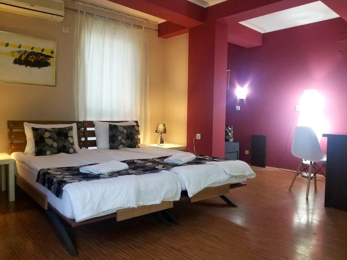 Отель Vila Ineks Охрид Экстерьер фото